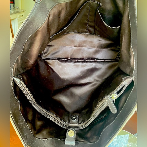 Coach Carly signature canvas shoulder/Tote GUC - Picture 12 of 15